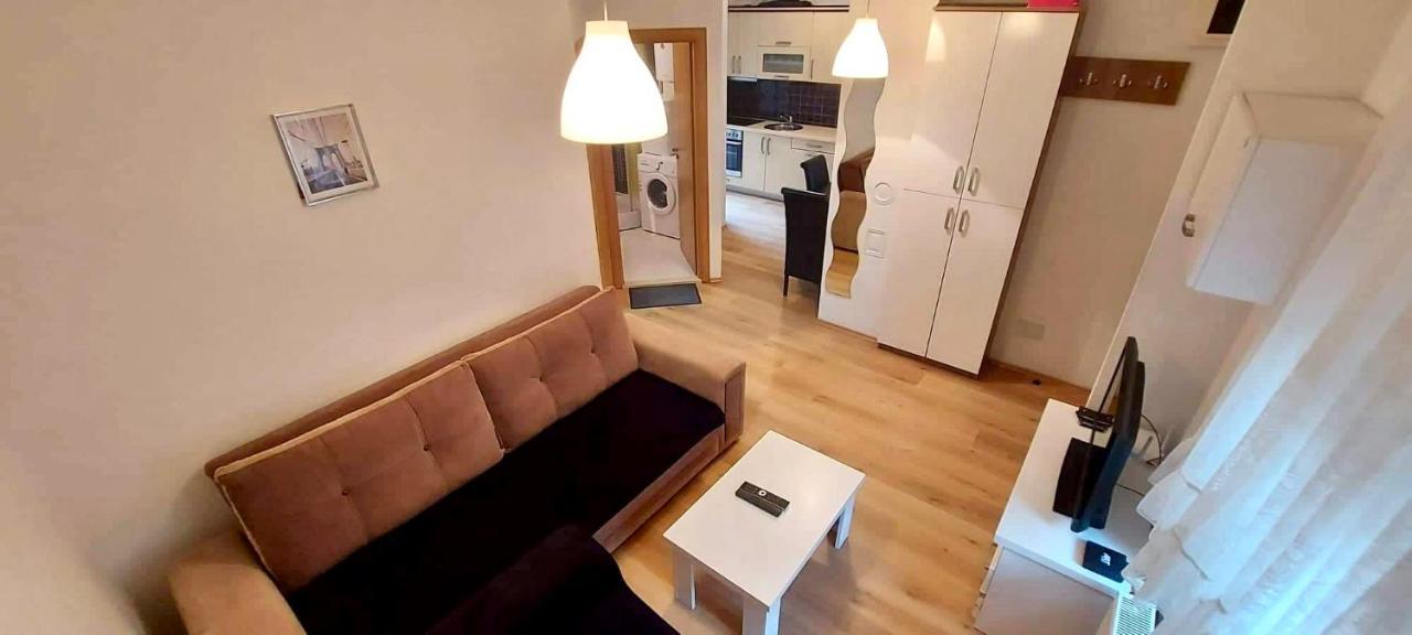 Bright & Lovely Apartment In The City Center Pristina Exterior foto